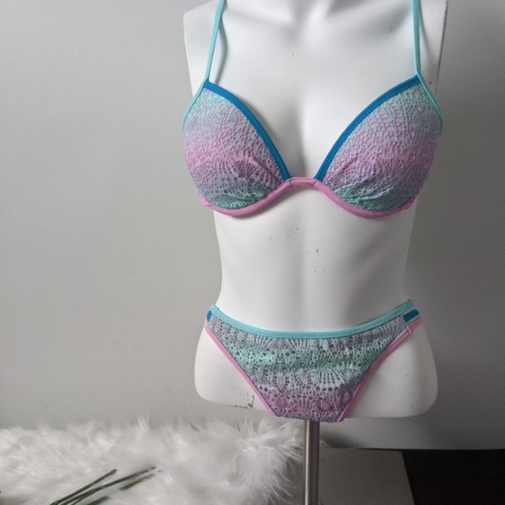 VICTORIA SECRET CROCHET PASTEL 32C/ M BIKINI